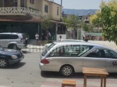 “ML”, dhurata e bashkëshortit për 25-vjetor i mori jetën, përcillen për në banesën e fundit nënë e bir