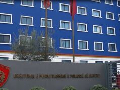 Detaje të reja/ U gjet i pajetë në oborrin e banesës, 80-vjeçari vari veten menjëherë pas vdekjes së gruas