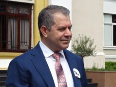 Idrizi i përgjigjet ashpër ministrit të Jashtëm grek: Gjuhë arrogante që duhet të na shqetësojë! Babai i Mitsotakis pranoi çështjen Çame