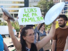 ‘S’mban më ujë pilafi’, në ditën e dytë të protestës qytetarët bëhen bashkë kundër rritjes së çmimeve