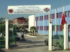 Lajmi i fundit/ Plagoset një person në Kavajë, arrestohet autori 31-vjeçar