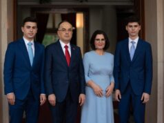 Presidenca zyrtarisht me “banorë” të rinj, familja e Presidentit Bajram Begaj hyn në godinë