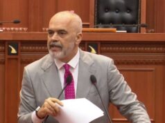 Rama ‘shthur’ fjalorin në Kuvend, i drejtohet demokratëve me gjuhë fyese