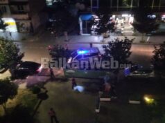 Të shtëna me armë, qëllohet për vdekje një person teksa hipte në makinë, detajet e para