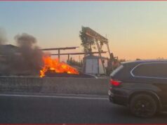 Një makinë shpërthen në flakë në autostradën Lushnjë-Rrogozhinë, ja dyshimet e para