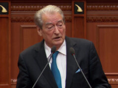 “Si e mban Kuvendin këtu me mashtrime 20 minuta?”, Berisha- Ballukut: Çfarë lidhje keni ju me largimin e Gledis Nanos? Nikolla i mbyll mikrofonin