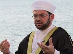 Debati për lejimin e shamive në shkolla, myftiu i Shkodrës i kthehet Gjekmarkajt: Nuk je thirrur për të futur hundët aty ku nuk duhet