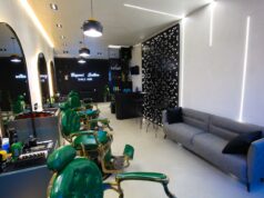 Mbi 100 vite histori në Kavajë, Ledio dhe Halil Beçerri ndjekin traditën familjare me super sallonin e ri