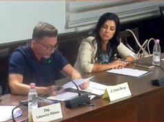 “Kjo paketa për shtresat në nevojë kur nis se iku gushti?!”, Braçe ‘dush të ftohtë’ ministres së Finacave: Në dy muaj bujqit s’kanë marrë asnjë litër naftë falas