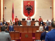 Nis me himnin kombëtar sesioni i ri parlamentar në Kuvend/ Nga reforma territoriale te ligji për ish-spiunët, ja çfarë pritet të diskutohet