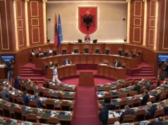 Përplasja me Felajn dhe Tabakun, ndërpritet seanca pas kërkesës së grupit të PD: Uzurpon të drejtën e fjalës, sa për fyerjen…