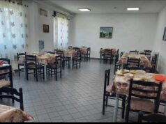 Familja Doka shtron drekë në kujtim të Babit në Shtepinë e të moshuarve Kavajë