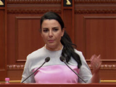 “E hoqët nga frika”, Balluku replikon me deputetin e PD: Fasha u rishikua sepse u shtuan prurjet dhe qytetarët ulën konsumin, ERE e ka bërë punën siç duhet