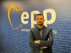 Arben Meta, i riu nga Kavaja përfaqësoi Partinë Demokratike në Konferencën e PPE në Bruksel