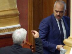 Xhafaj kritika ndaj Ramës: Debati politik me batuta fyese, ordinere e përçmuese! Të rinjtë po ikin për shkak të kësaj politike