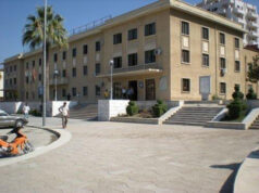 E rëndë në Lushnje/ 58-vjeçarja ndërron jetë në Bashki pas debatit të ashpër me punonjësit, i kishin hequr ndihmën sociale