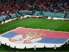 Urrejtja nëpërmjet sloganeve, The Guardian ‘kryqëzon’ serbët: Kërkuan vrasjen e shqiptarëve, u treguan fashistë!