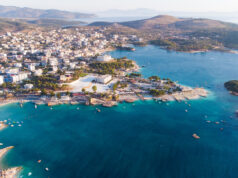 Turistët nxijnë në vlerësime “Maldivet shqiptare”, nga kostot e tek arroganca, çfarë nuk u pëlqen