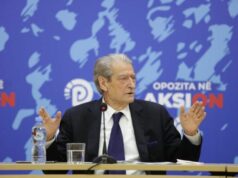 “Do të vazhdojmë me mosbindjen civile”, Berisha tregon se çfarë do të ndodhë nesër në Kuvend, komenton buxhetin e ri: Iu vërsulën tavës me bakllava dhe…