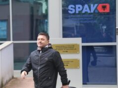 Del nga SPAK Elvis Roshi, “kyc” gojën para gazetarëve: Nuk mund të flas për shkak të hetimit