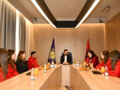 Fituan Konkursin e Gjuhës Shqipe, Fisnik Qosja pret në takim nxënësit e Shkollës Rilindja