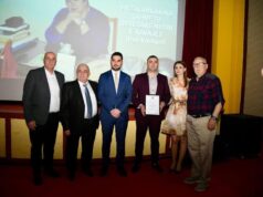 Mësuesja Frida Arkaxhiu nderohet me titullin “Qytetar Nderi” i Kavajës pas vdekjes