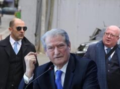 Dhunohet avokati i ish-kryeministrit Sali Berisha, goditet me levë në kokë dhe trup