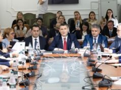 5 orë para deputetëve, mesazhet pikante të Dumanit/ Nga kërcënimet ndaj prokurorëve te akuzat politike