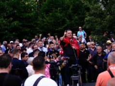 Protesta/ Tedi Blushi: Bashkia e Tiranës është marrë peng nga mafia e inceneratorëve dhe hajdutët me tanga