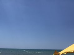 Tragjike në Spille, i moshuari pësoi infarkt sapo hyri në det, ndërron jetë