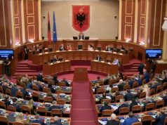 “Begaj ka dekretuar me urgjencë ministrat e rinj”/ Zbardhet mesazhi i Bardhit për grupin e PD: Nesër në 18.00 seancë e jashtëzakonshme në Kuvend