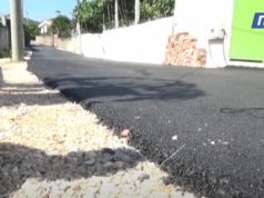 ‘Rrugët në Rrogozhinë pa asnjë standard’/ Banorët: Nuk është kryer rehabilitimi i ujërave të zeza, që prej 1952-it s’ka investime