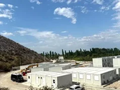 “La Stampa” për kampet në Gjadër dhe Shëngjin: Mungojnë kanalizimet, mbetjet do të hidhen në lumin Drin