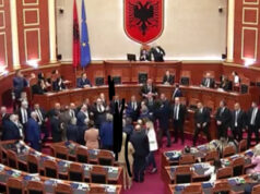 Tensione të ashpra në Parlament, Spiropali mbyll seancën pas 20 minutave, paralajmëron opozitën: Aktet tuaja do të kenë pasoja!