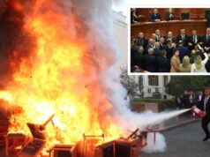 Nga kaosi brenda seancës te djegia e karrigeve në oborrin e Parlamentit, çfarë ndodhi sot në Kuvend. Opozita nis revoltën pas burgosjes së Salianjit