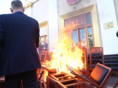 24 deputetë të opozitës të përjashtohen nga Parlamenti/ Zbardhet vendimi i “Etikës” për djegien e karrigeve